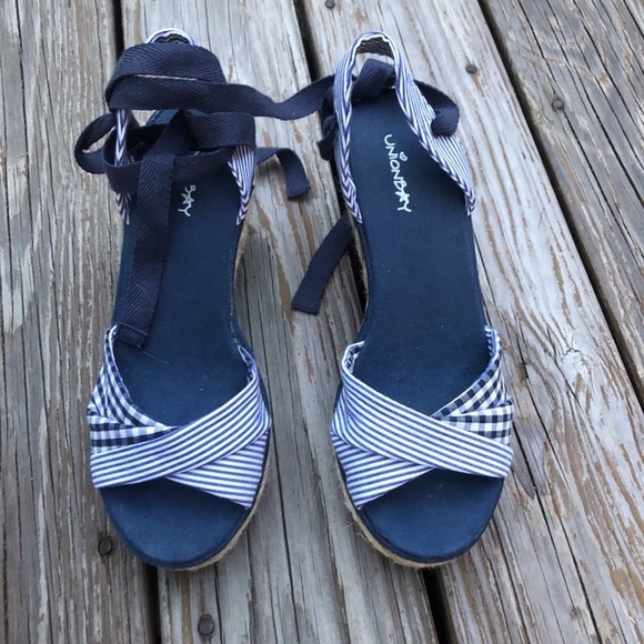 Blue & white espadrilles. - Picture 2 of 5
